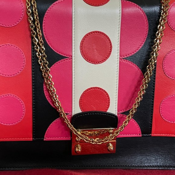 Valentino Garavani Close Up Flap Bag - Picture 6 of 12